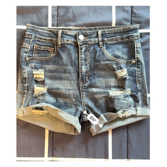 NWOT Women's Size Medium Y2K Western Medium Wash Destressed Jean Shorts - Picture 5 of 7
